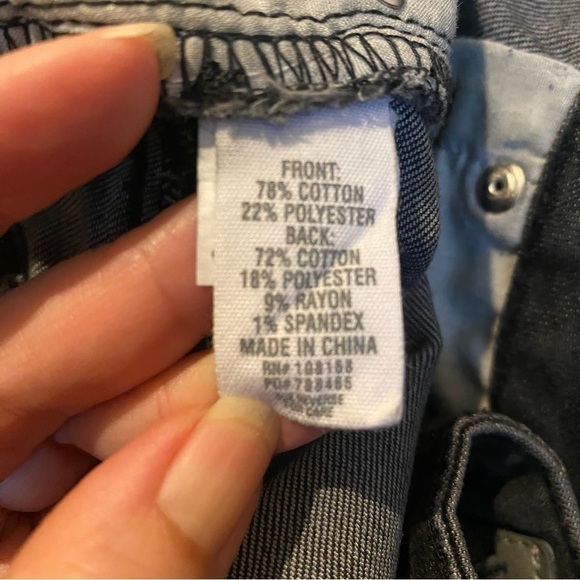 RSQ Women Gray Vintage High Rise Rip Raw Hem Buttoned Fly Jean Shorts Size 26 - Picture 7 of 8